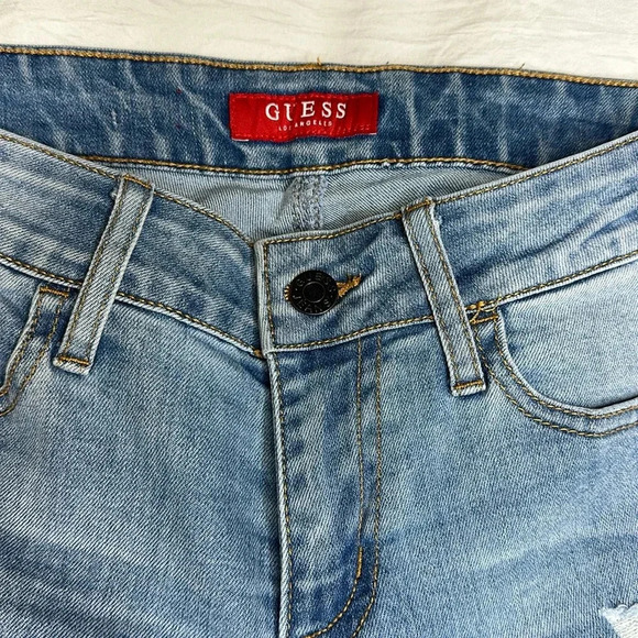 Distressed Guess skinny jeans - Picture 2 of 5